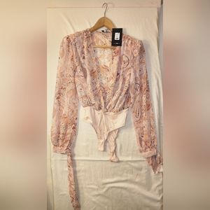Fashion Nova Paisley for Days Deep V Bodysuit / Peach / NWT